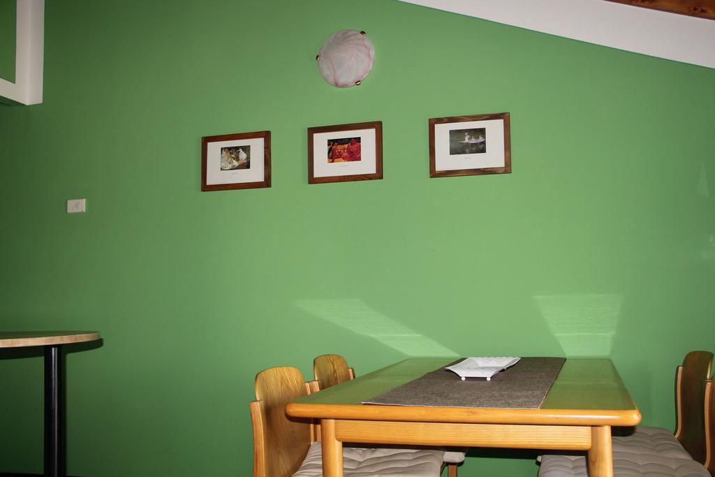 Veranda Beach Apartment Pianello Del Lario Habitación foto
