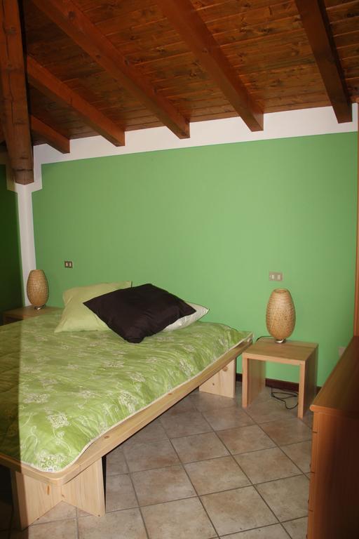 Veranda Beach Apartment Pianello Del Lario Habitación foto