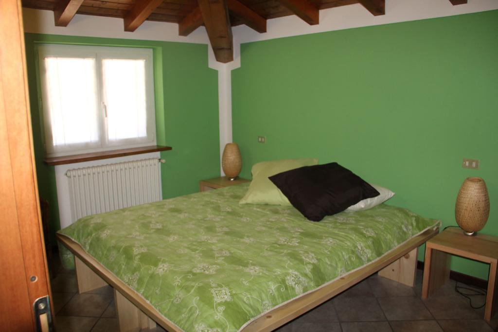 Veranda Beach Apartment Pianello Del Lario Habitación foto
