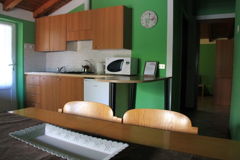 Veranda Beach Apartment Pianello Del Lario Habitación foto